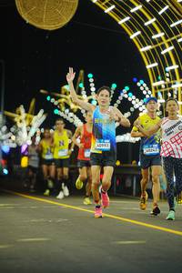 BIB: 40993, 2000, 40243, 102
                            <button type="button" onclick="openModal(22810990)" class="btn btn-primary btn-sm float-right btn-popup" data-toggle="modal" data-target=".modal-high-quality">
                        <i class="fas fa-shopping-cart"></i> Add to Cart
                    </button>
                                            <button type="button" onclick="isThisMe(22810990, true)" class="btn btn-success btn-sm float-right btn-popup btn-isme hidden" data-toggle="tooltip" data-placement="bottom" title="นี่คือรูปของคุณใช่ไหม คลิกที่นี่เพื่อเอาเข้าอัลบั้ม">
                        <i class="fas fa-plus"></i> Add to album
                    </button>
                    <button type="button" onclick="isThisMe(22810990, false)" class="btn btn-warning btn-sm float-right btn-popup btn-isnotme hidden">
                        <i class="fas fa-ban"></i> Remove from album
                    </button>